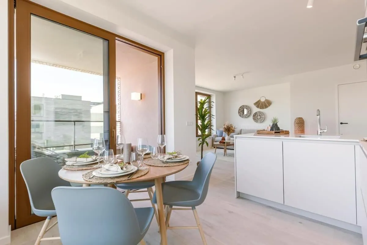 Vitalizée - sunny&stylish apartment with terrace&nearby the beach in Oostende