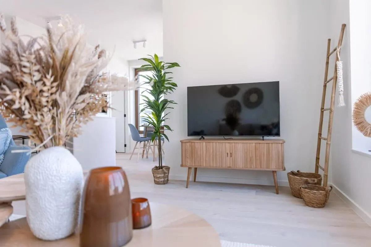 Vitalizée - sunny&stylish apartment with terrace&nearby the beach in Oostende