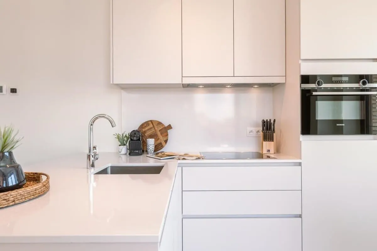 Vitalizée - sunny&stylish apartment with terrace&nearby the beach in Oostende